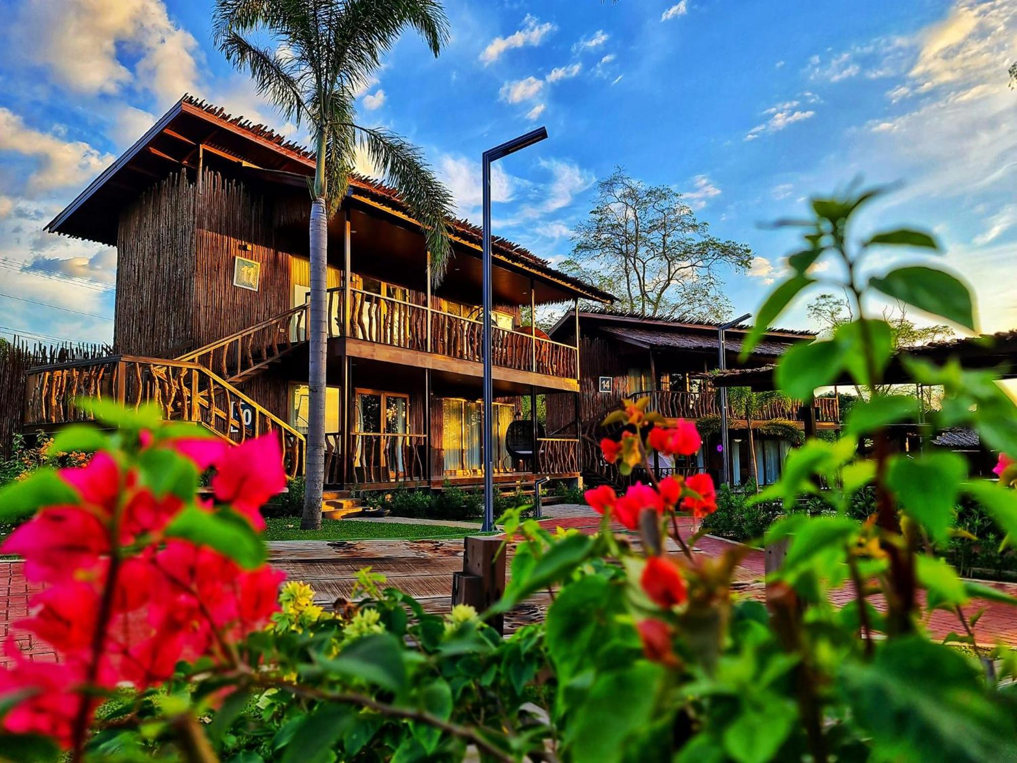 Crusoe Cabins Costa Azalea Samal Ngoại thất bức ảnh